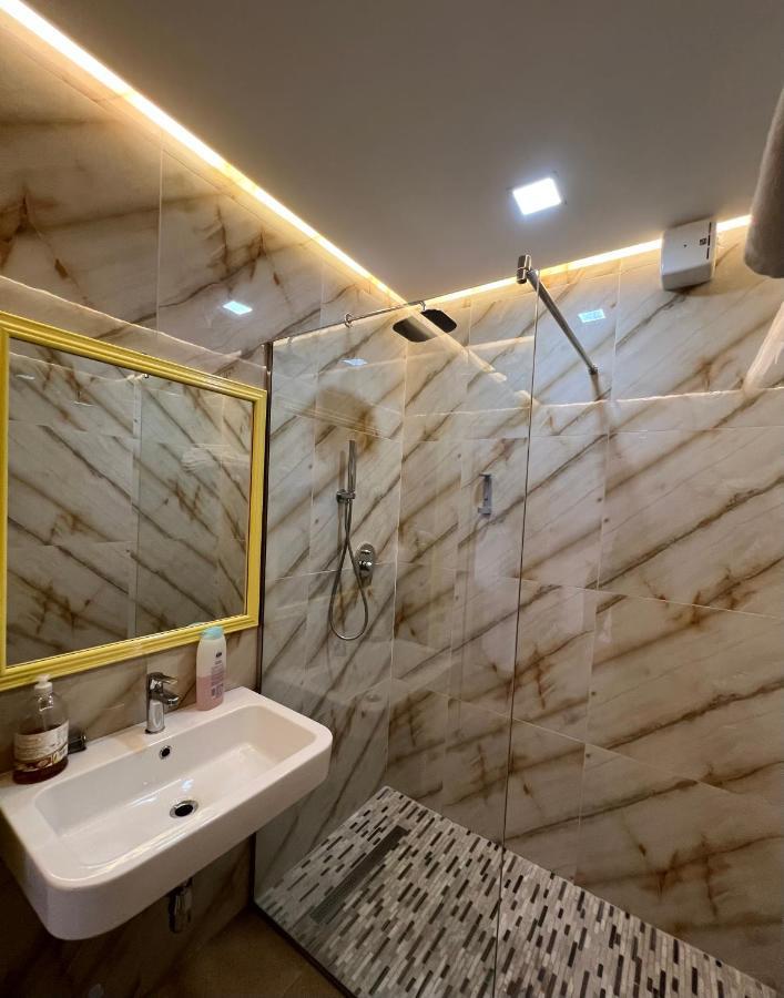Vivi La Vita Hotel Tirana Kültér fotó